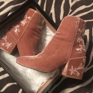 Pink velvet embroidered Kenneth Cole booties